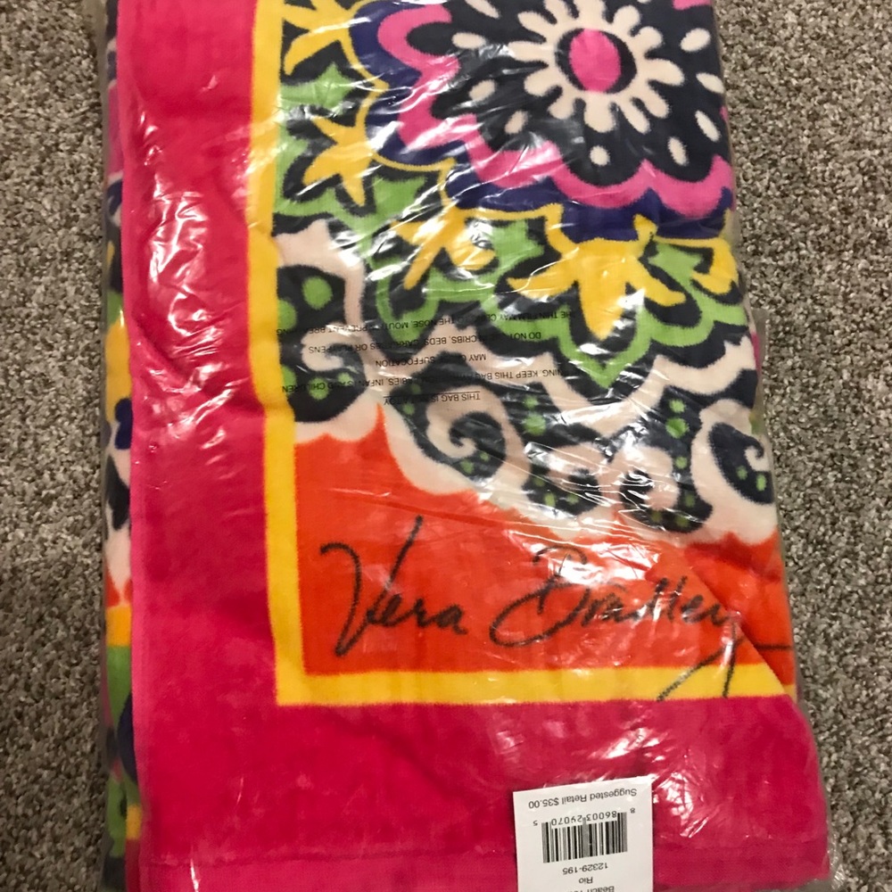 Vera Bradley NWT Beach Towel